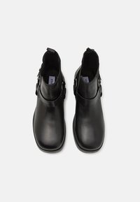 Steve Madden ANTONN - Botines camperos - black