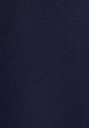 Tessuto blu navy con una texture liscia, caratterizzato da una trama uniforme e senza motivi o accenti visibili.