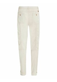 Pantaloni tapered beige chiaro con vita elastica, due tasche posteriori, cuciture a vista e orli arrotolati, realizzati in un tessuto morbido e liscio.