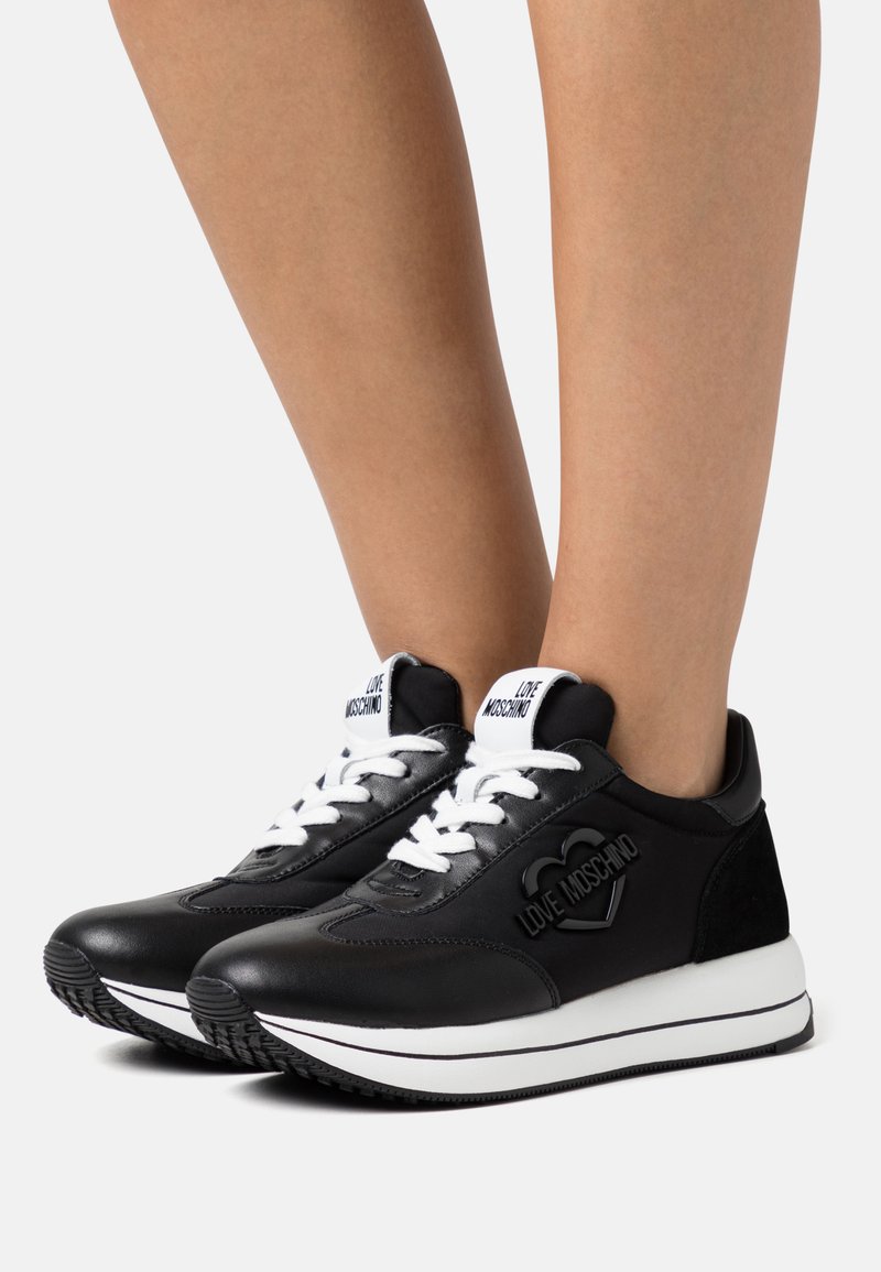 basket chaussette moschino femme