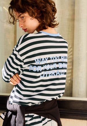 PULL&BEAR, STRIPED OVERSIZE - T-SHIRT - T-shirt à manches longues - blue-black denim