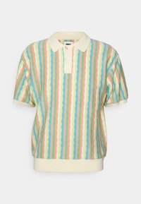 Kortärmad polo skjorta i pastellfärger med vågiga randiga mönster. Tillverkad av mjukt material, med en krämfärgad krage och tvåknappslå.