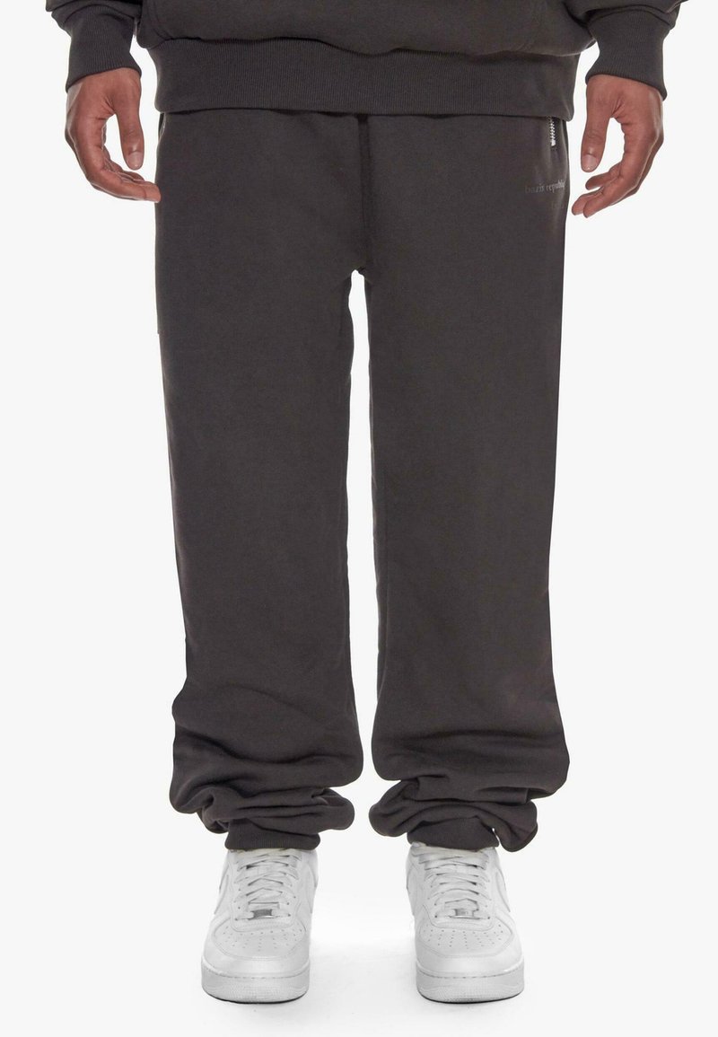 Dropsize SUPER HEAVY BLANK JOGGER - Tracksuit bottoms - washedblack