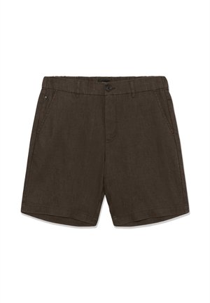 Barna színű, oldalzsebes, gombos lezárású és övhez való hurkokkal ellátott hétköznapi rövidnadrágok, fehér háttéren bemutatva.