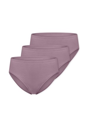Drei mauvefarbene Baumwollslips übereinander gestapelt, zeigen vollständige Abdeckung und elastischen Bund, auf weißem Hintergrund präsentiert.