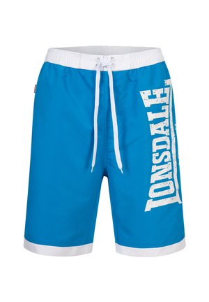 Pantaloni scurți de înot albaștri, cu elastc la talie, șnur alb și o dunga albă la tiv. Prezintă un mare logo al mărcii imprimat pe lateral.