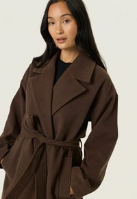 Soaked in Luxury RUBIE BELTED  - Cappotto classico - hot fudge