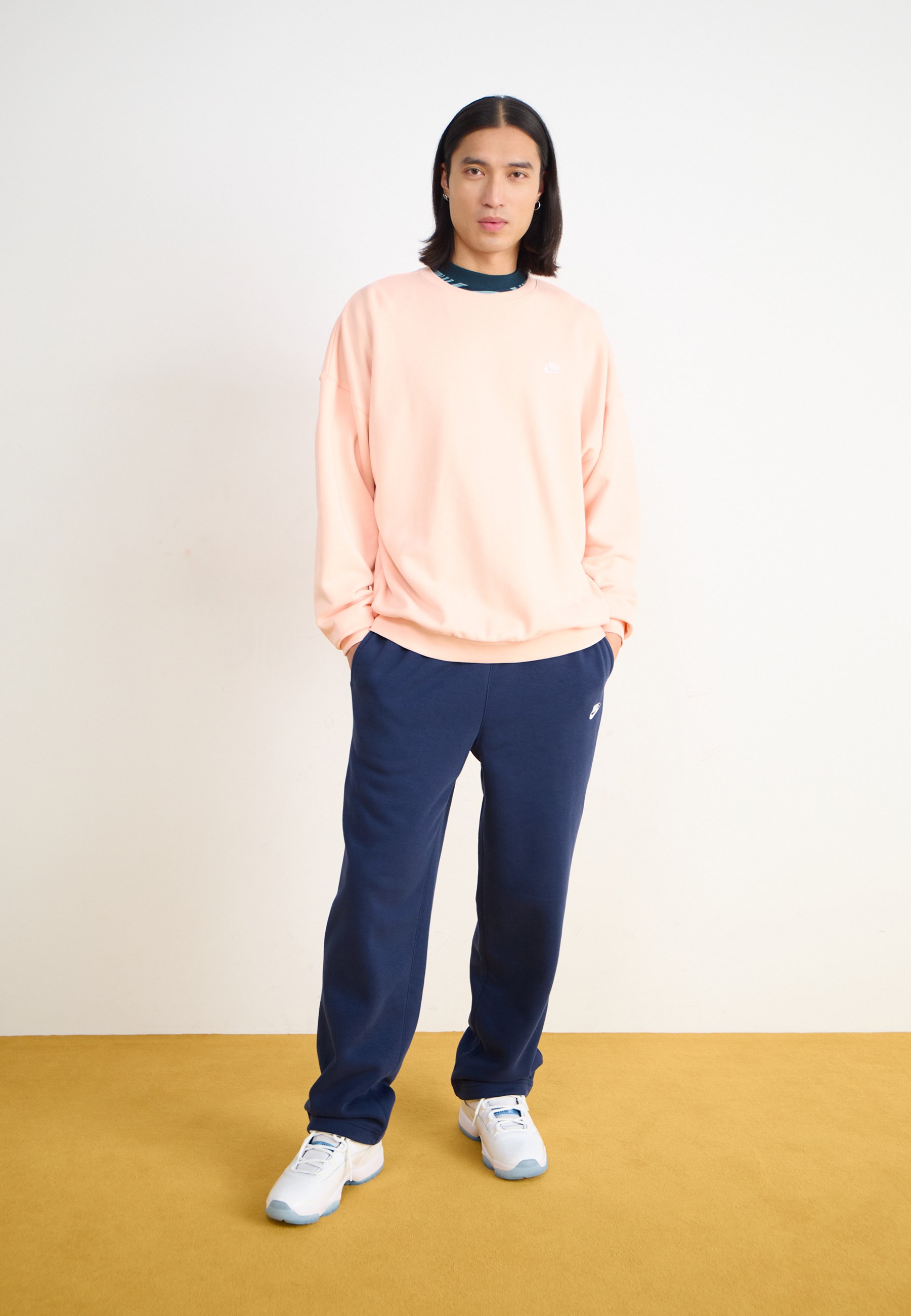 nike washed sweatshirt