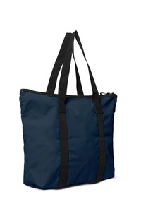 Borsa a tracolla blu navy con manici neri e chiusura con zip, progettata per trasportare comodamente gli oggetti.