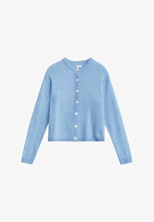 Lyseblå cardigan med lange ærmer og knapper, rund halsudskæring og ribkanter ved ærmer og linning.