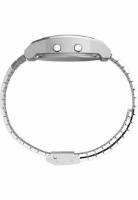 Sølv metalur ur med en slank, flad rund urskive, to knapper på siden og et kædelignende rem med rektangulære led.