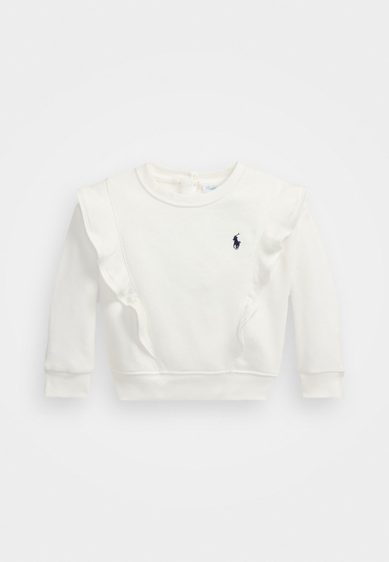 Sudadera blanca con detalles de volantes en los hombros, cuello redondo, mangas largas y un pequeño logo oscuro en el lado izquierdo del pecho. Material de algodón suave.