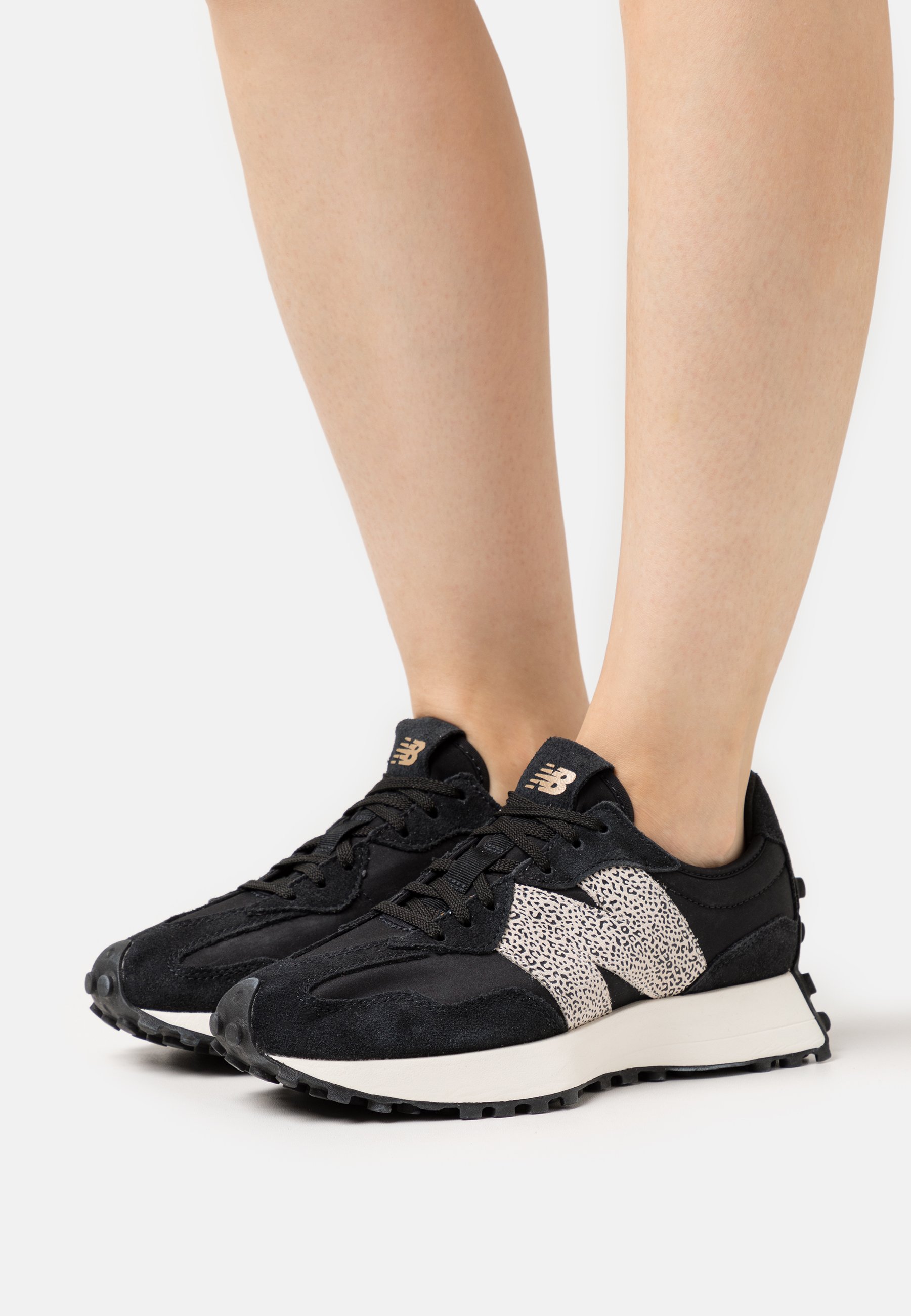 New Balance WS327 Trainers black