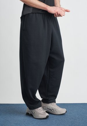 CLUB PANT - Jogginghose - black/white