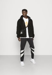 adidas Originals POLAR  - Casaco polar - black