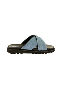 Infradito con fasce incrociate in denim blu, suola in gomma nera, motivo testurizzato e plantare sagomato. Costruzione solida per il comfort.