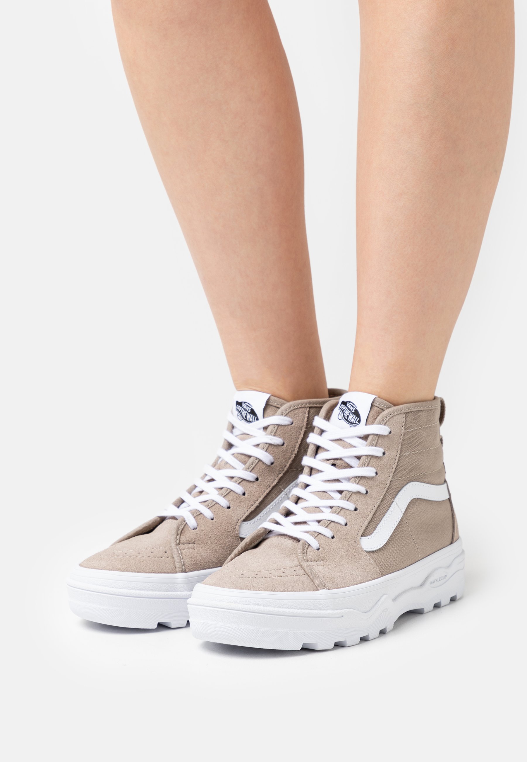 vans sentry boot