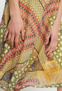 More & More Robe de jour - multi-coloured