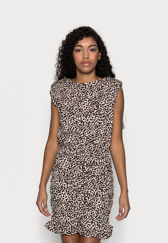 SHOULDER PAD RUCHED DRESS - Vapaa-ajan mekko - beige/black