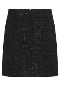 Černá tkaná minisukně s texturovanou látkou, rovný střih a skrytý zadní zip. Žádné viditelné švy ani ozdoby.