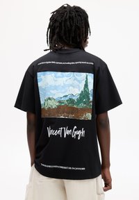 PULL&BEAR VAN GOGH czarny