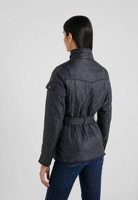 Barbour International POLARQUILT - Könnyű dzseki - navy