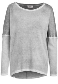 Ljusgrå långärmad tröja med lös passform, ribbad textur och kontrasterande mörkare ärmar. Har en rundad halsringning och sidofickor.