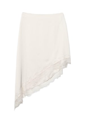 Gonna bianca asimmetrica con bordo in pizzo lungo l'orlo irregolare, tessuto liscio e vita aderente.