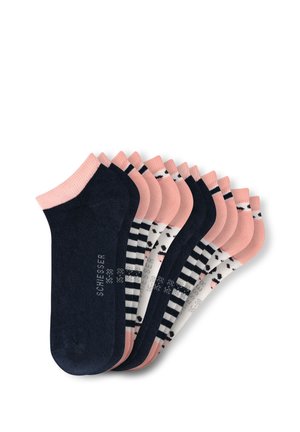 Satz von zehn Knöchelsocken in abwechselnd einfarbigem Marineblau, Pink und Weiß mit schwarzen Streifen und Herzmustern, in Fächerform angeordnet.