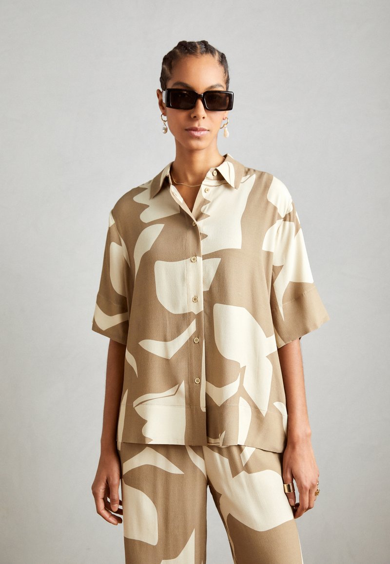Minimum SELIANA - Button-down blouse - brown rice/beige - Zalando.ie