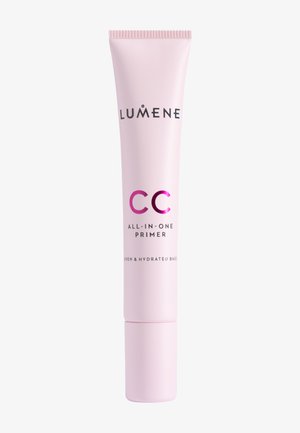 Tubo de Lumene CC All-In-One Primer en rosa claro con letras en rosa oscuro, etiquetado como producto de cuidado de la piel base uniforme e hidratada.