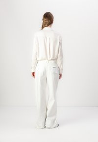 Good American GOOD EASE  - Wide Leg - cloud white