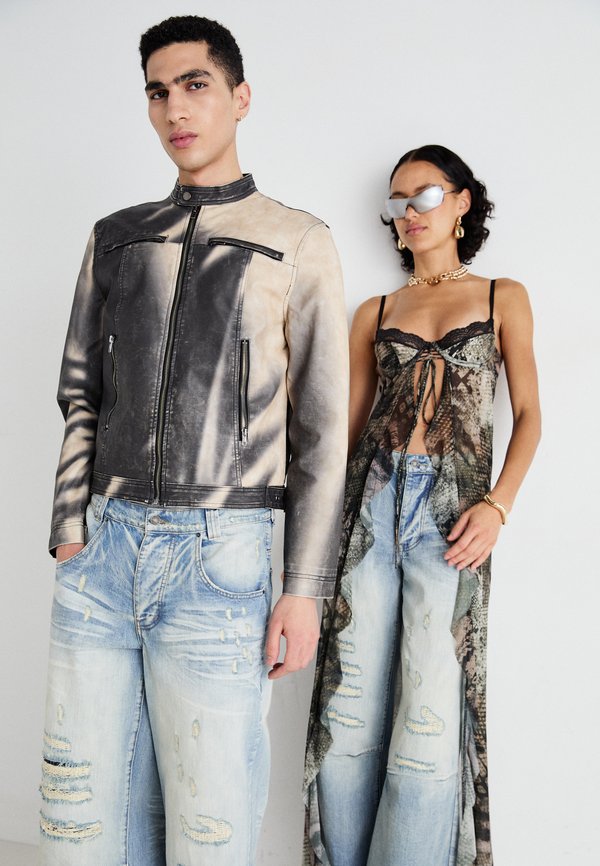 BLEACH REPAIRED LOW RISE COLOSSUS UNISEX - Loose Jeans - denim4