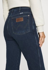 Wrangler Džíny Straight Fit - dark-blue denim
