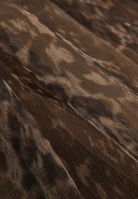 REGULAR FIT - Faltenrock - leopard print