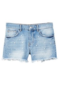 Pantalones cortos de mezclilla en azul claro con dobladillo deshilachado, decorados con pequeñas perlas blancas dispersas y diseño tradicional de cinco bolsillos.