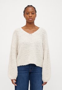 Vero Moda Petite VMJULIETTE V NECK  - Pulover - birch