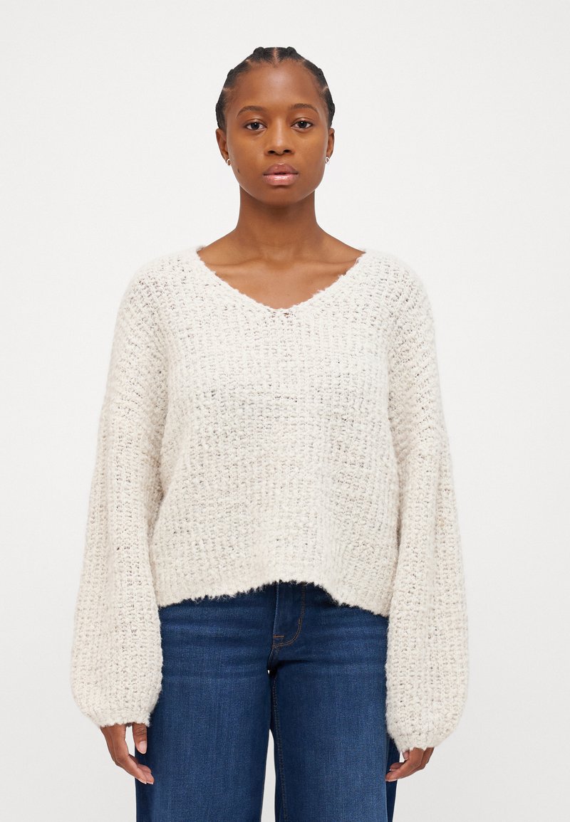 Vero Moda Petite VMJULIETTE V NECK  - Pulover - birch