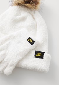 Nike Sportswear PLUSH GIFTING PEAK BEANIE  UNISEX SET - Guanti - sail