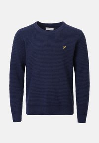Pull en tricot bleu marine avec un motif texturé, col rond et poignets côtelés. Petit logo jaune sur la poitrine gauche.