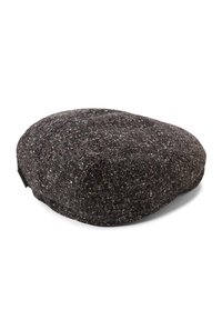 Wełniany beret w ciemnoszarym kolorze z cętkowaną teksturą, o zaokrąglonym kształcie i małą materiałową metką po bokach jako detal.