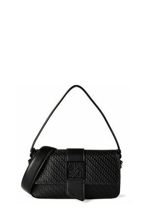 Schwarze Schultertasche aus gewebtem Leder mit verstellbarem Riemen und Frontklappe mit geprägtem A|X Armani Exchange Logo.