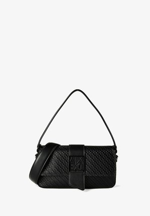 Schwarze Schultertasche aus gewebtem Leder mit verstellbarem Riemen und Frontklappe mit geprägtem A|X Armani Exchange Logo.