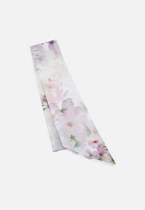 Écharpe florale pastel clair avec des tons doux de rose, violet et vert, soigneusement pliée sur un fond blanc uni.