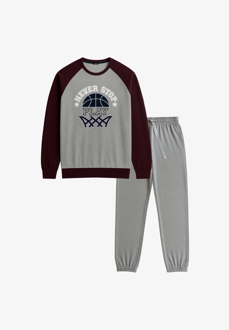 Harmaa huppari, jossa on maroon raglan-hihat, ja jossa on teksti "ÄLÄ PYSÄHDY PELAAMISEEN" sekä koripallografiikka. Yhteensopivat harmaat verkkarit, joustava vyötärö.