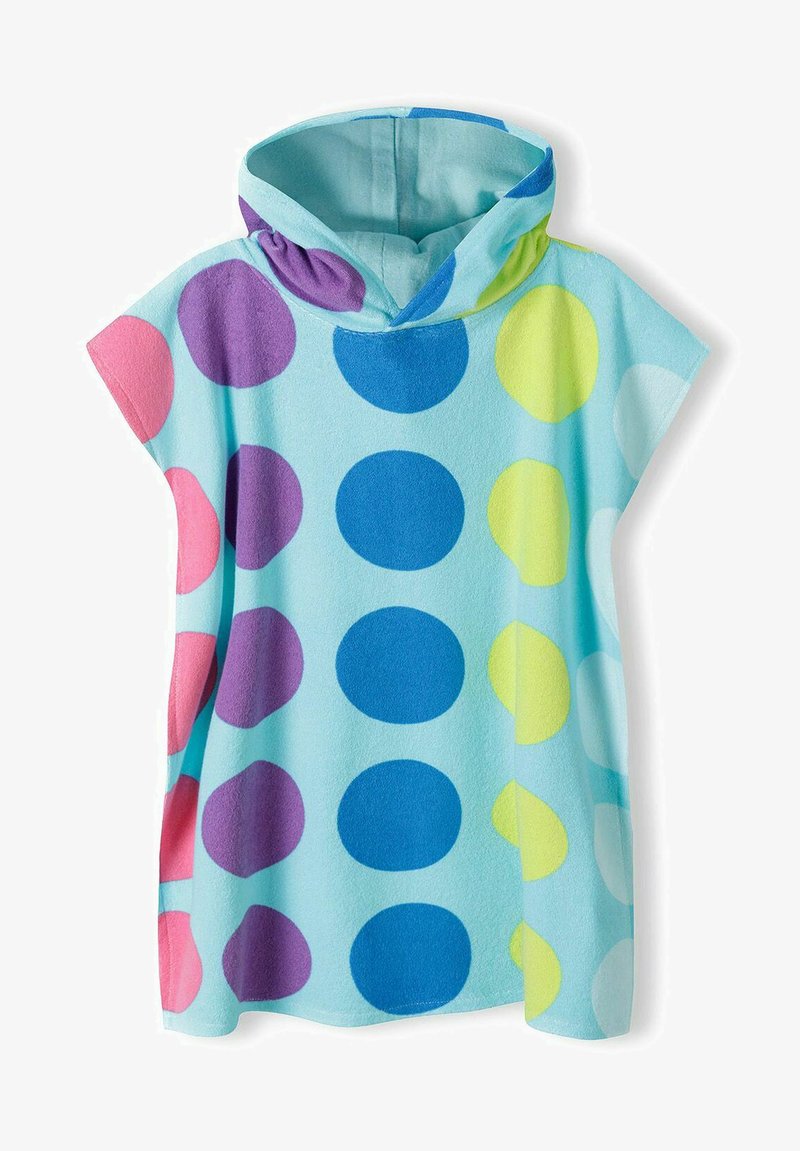 Poncho din fleece, de culoare albastră, cu buline mari multicolore (roz, violet, albastru, galben). Dispune de glugă și mâneci deschise pentru un confort sporit la purtare.