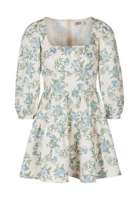 Bloemenjurk met een vierkante halslijn, pofmouwen en een geplooide rok. De stof heeft een lichtromige basis met blauwe en groene bloemenpatronen.