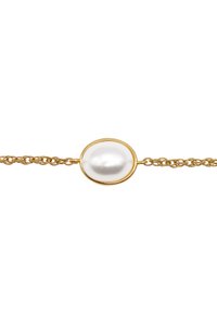 Gullkedje armbånd med en sentral hvit oval perle, glatt tekstur og et delikat lenkedesign. Ingen ekstra aksenter eller mønstre.