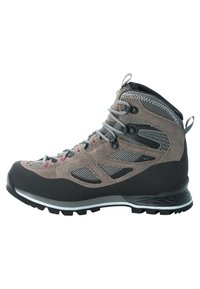 Braune Wildleder- und Mesh-Wanderstiefel mit grauen Schnürsenkeln, schwarzer Gummisohle und pinken Akzenten. Verfügt über verstärkte Ösen und ein strukturiertes Design.