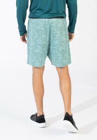 Spyder CAMOUFLAGE - Pantalón corto de deporte - green